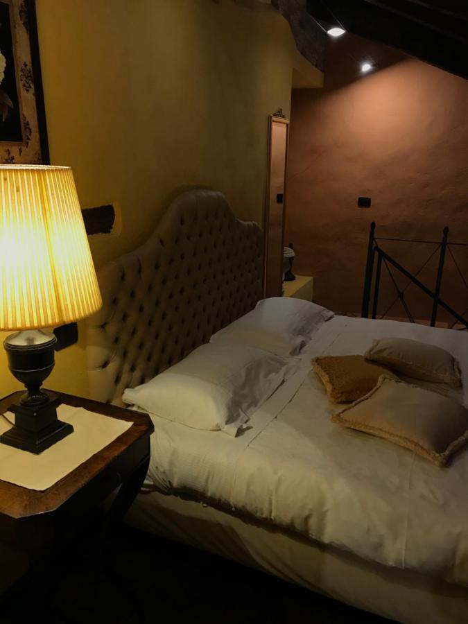 Dimora I Manichei Ξενοδοχείο Monforte dʼAlba Εξωτερικό φωτογραφία