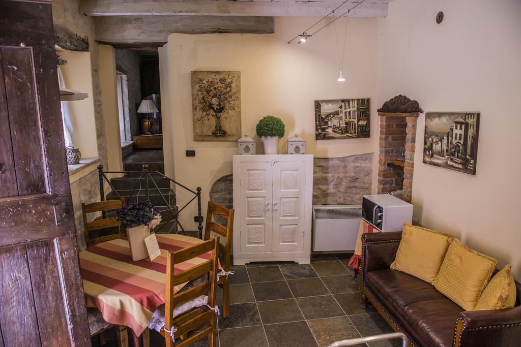 Dimora I Manichei Ξενοδοχείο Monforte dʼAlba Εξωτερικό φωτογραφία